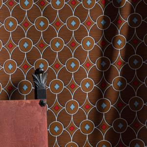 Quatrefoil Hover Image
